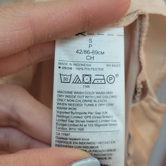 Banana Republic Champagne Button-Up Satin Blouse Quiet Luxury Career Neutral - Picture 4 of 8